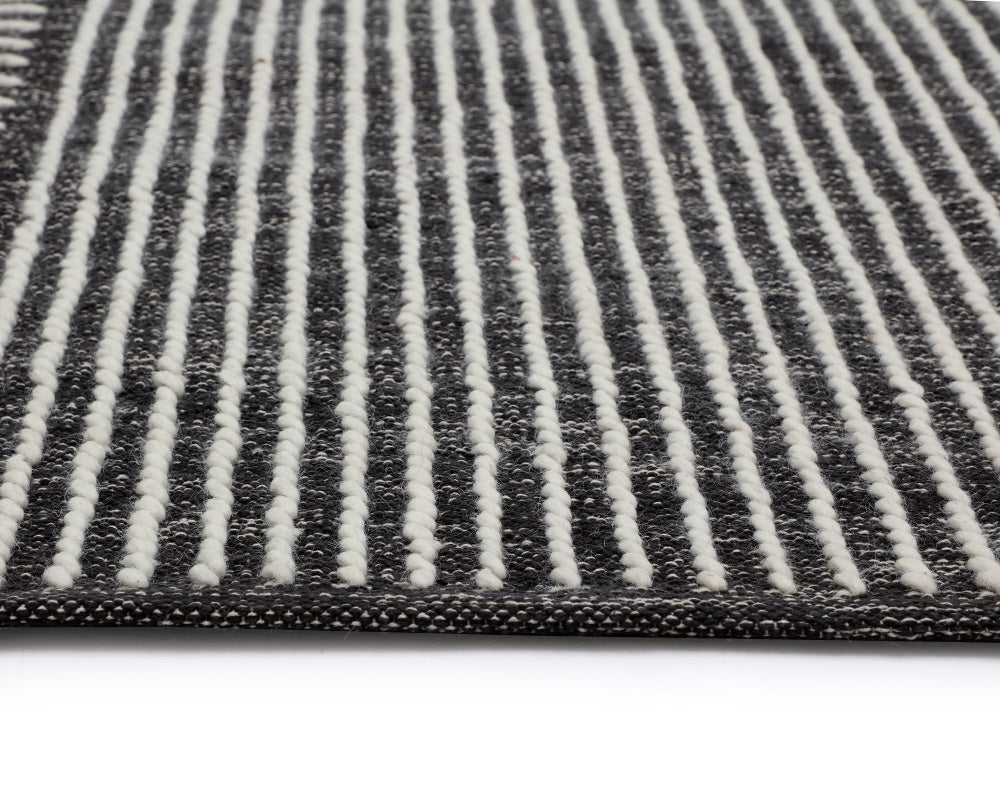 Serene Hand-woven Rug