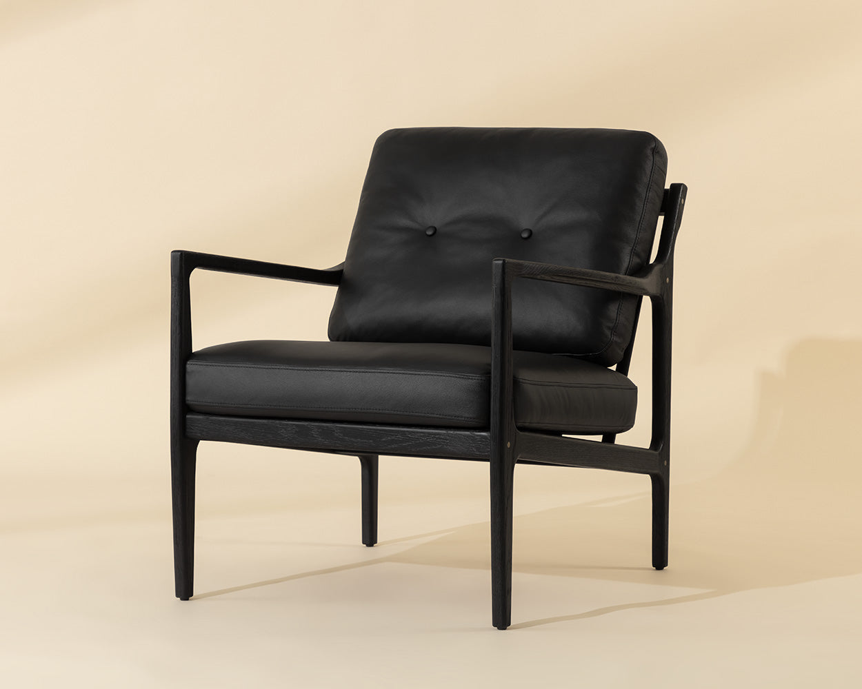 Gilmore Lounge Chair – Sunpan Trading & Importing, Inc.