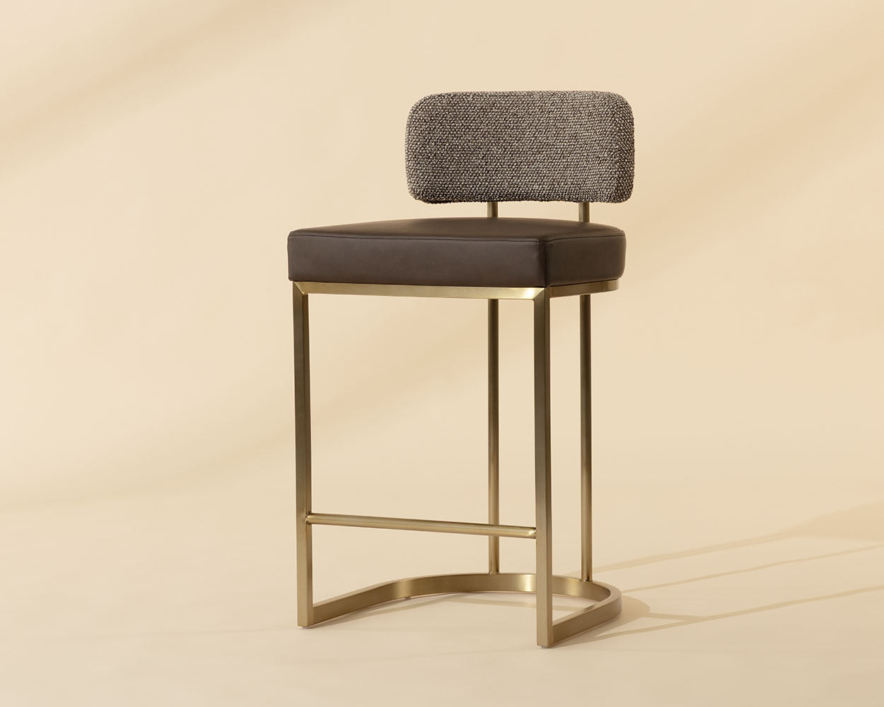 Larissa Barstool – Sunpan Trading & Importing, Inc.