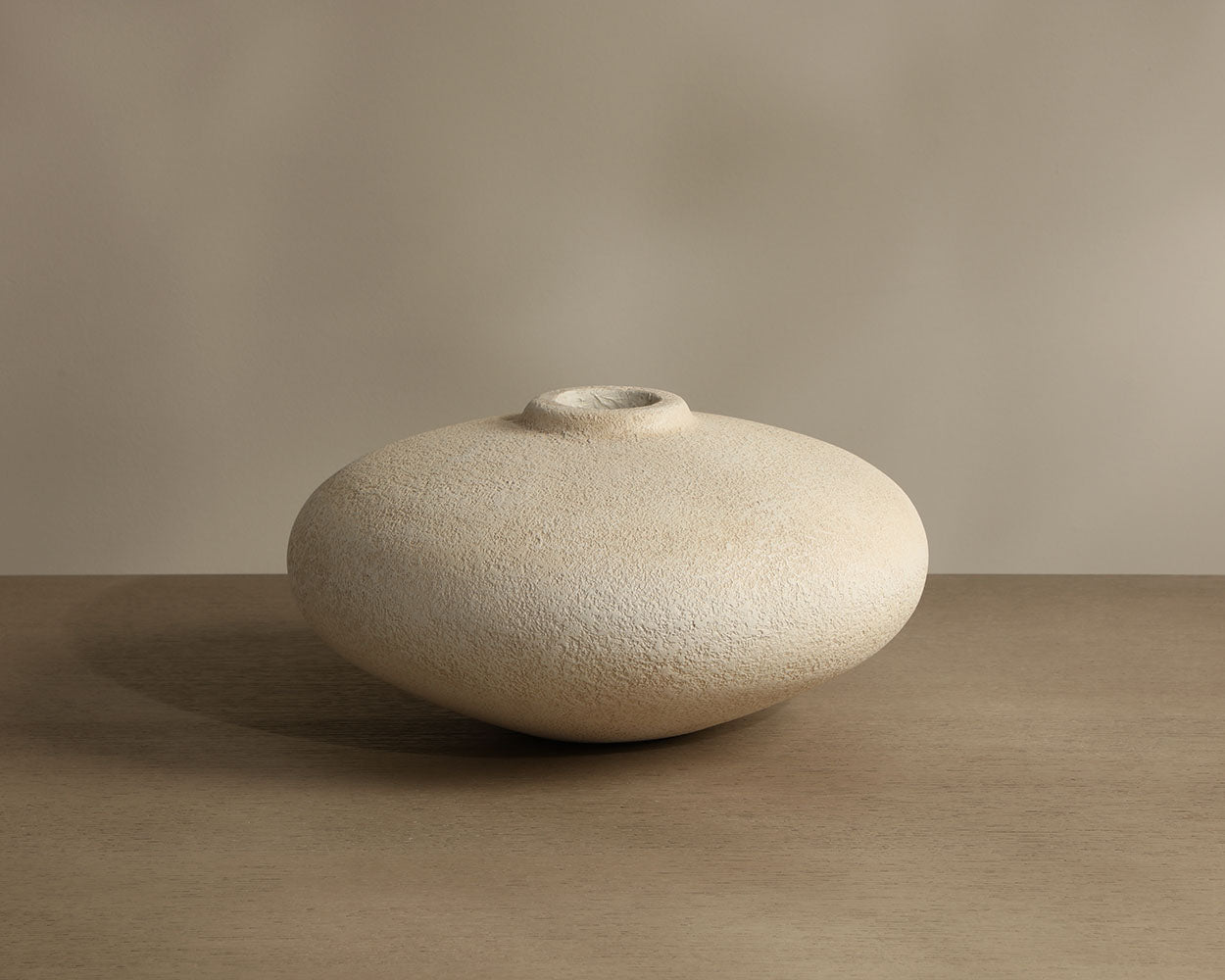 Eryne Vase
